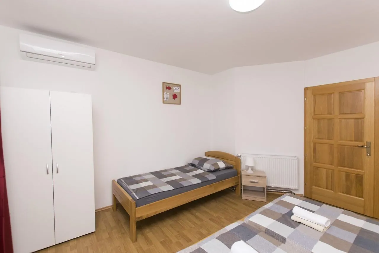 Rooms Nada Seline Horvátország