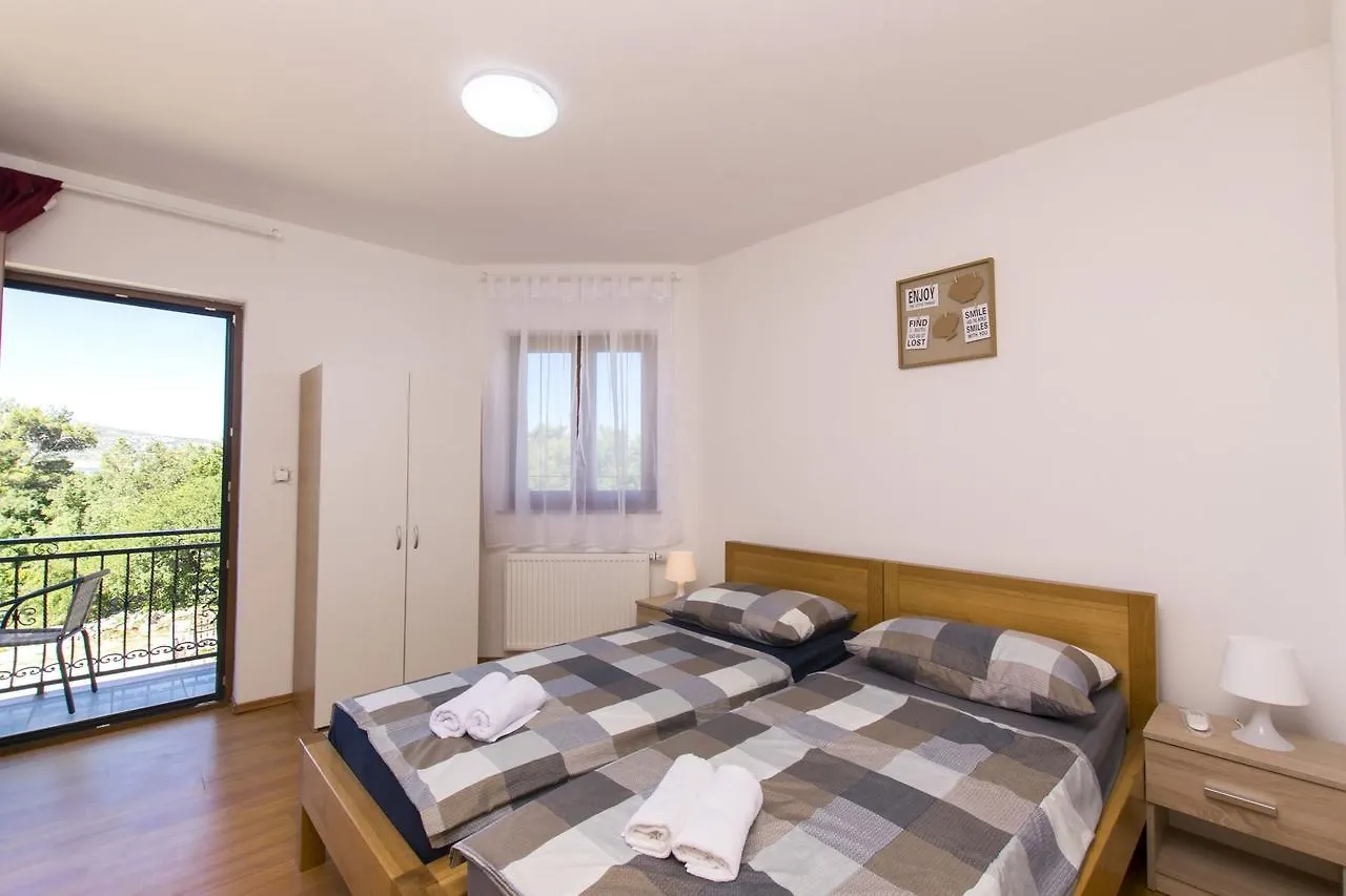 Rooms Nada Seline 3*,